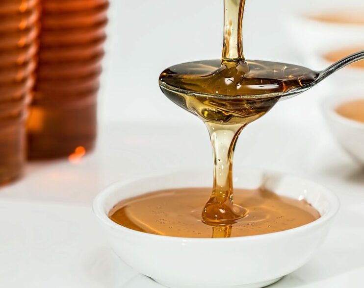 Honey: Nature's Miracle Commodity with 5 Health Benefits